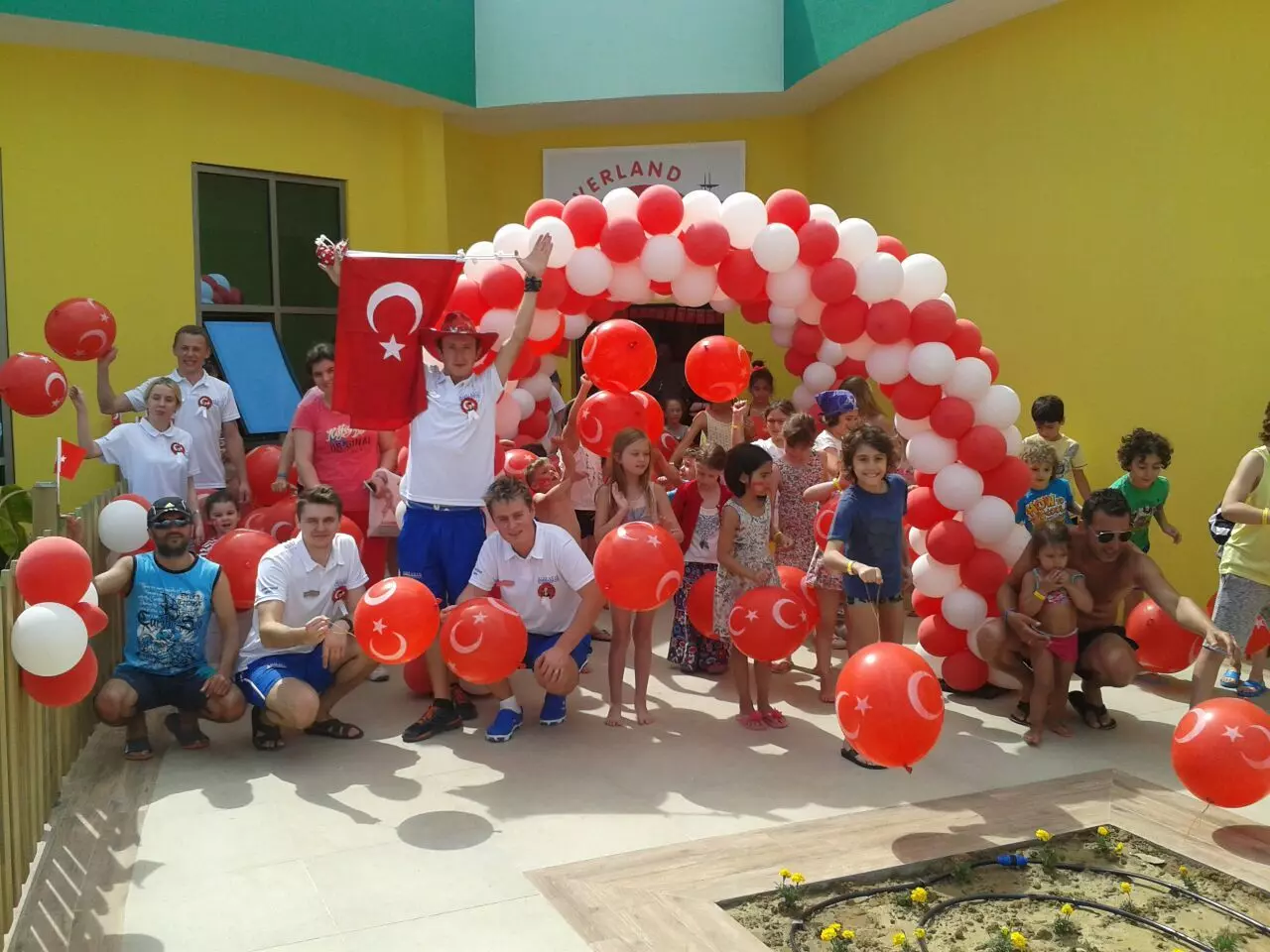 هتل آکوآسیس دلوکس دیدیم